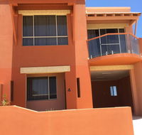 Tuscany Townhouse 3-4 - Darwin Tourism
