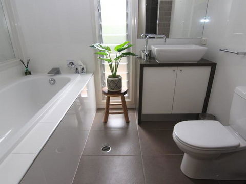 Two Sands Town House - Darwin Tourism 1