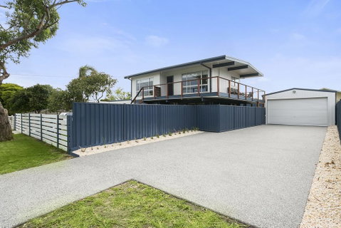 Upstairs Cottage On Beachurst - Darwin Tourism 1