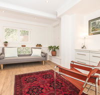 Vibrant Oversized Studio in Leafy Balgowlah - Darwin Tourism