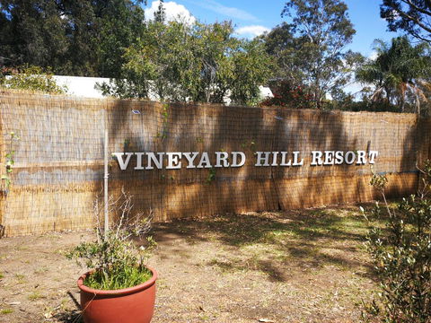 Vineyard Hill Resort - Darwin Tourism 0
