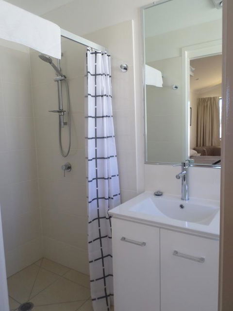 Warrego Hotel Motel Cunnamulla - Darwin Tourism 1