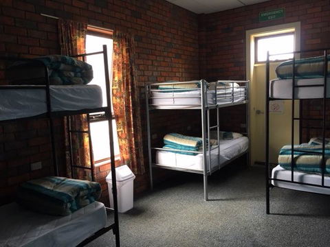 Warrnambool Beach Backpackers - Darwin Tourism 1