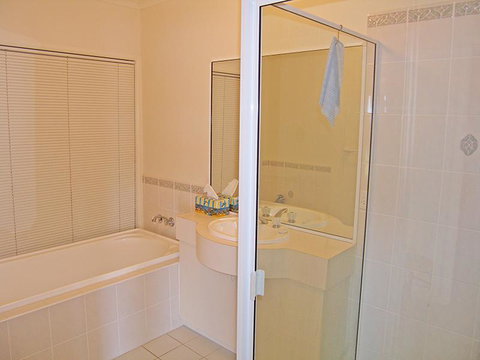 Water View House @ Orient Point - Darwin Tourism 3