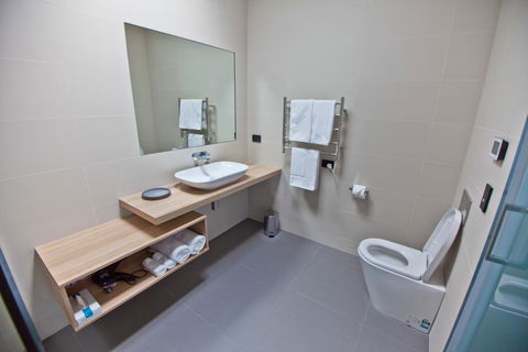 Waterfront Apartments - Darwin Tourism 2