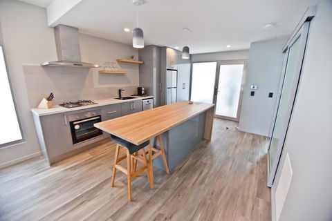 Waterfront Apartments - Darwin Tourism 1