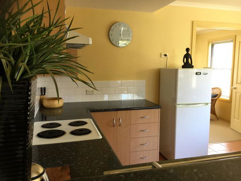 At The Beach Apartments - Darwin Tourism 7