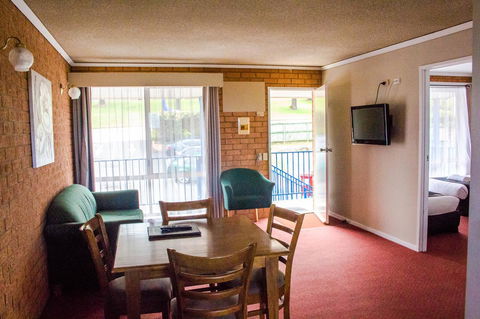 Blue Whale Motor Inn & Apartments - Darwin Tourism 2