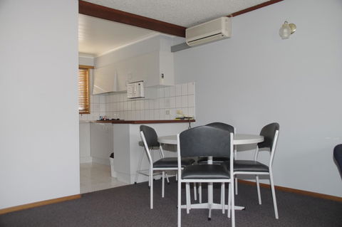 Blue Whale Motor Inn & Apartments - Darwin Tourism 28