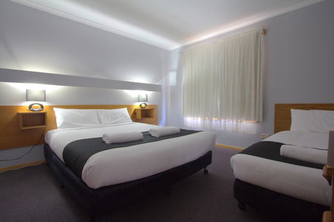 Blue Whale Motor Inn & Apartments - Darwin Tourism 1