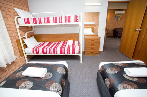 Blue Whale Motor Inn & Apartments - Darwin Tourism 14