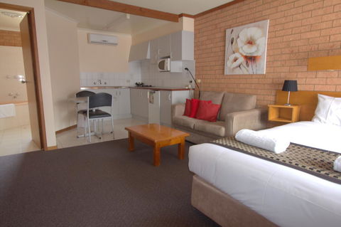 Blue Whale Motor Inn & Apartments - Darwin Tourism 20