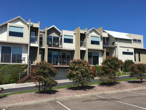 104 On Merri Apartments - Darwin Tourism 1