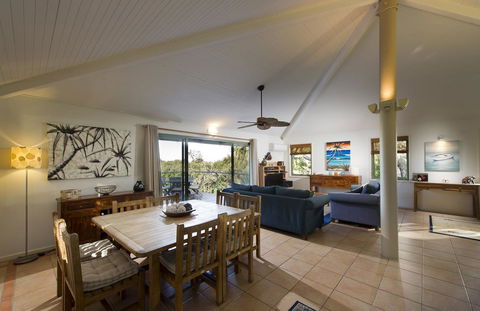 The Retreat Beach Houses - Darwin Tourism 4