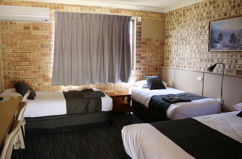 Clermont Country Motor Inn - Darwin Tourism 7