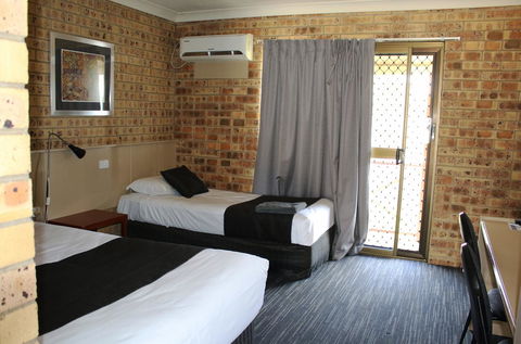 Clermont Country Motor Inn - Darwin Tourism 2