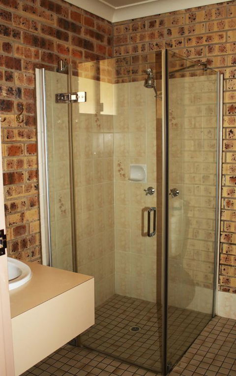Clermont Country Motor Inn - Darwin Tourism 8