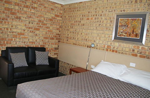 Clermont Country Motor Inn - Darwin Tourism 6