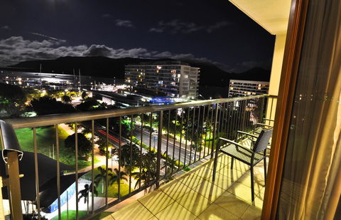 Pacific Hotel Cairns - Darwin Tourism 37