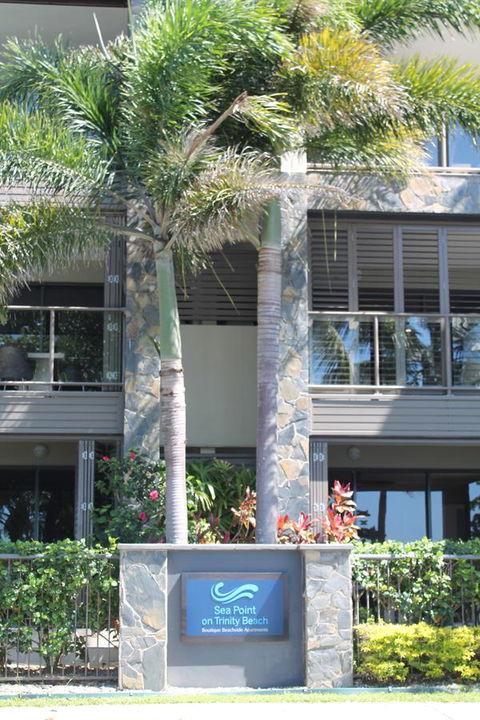 Sea Point On Trinity Beach - Darwin Tourism 6