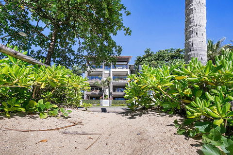 Sea Point On Trinity Beach - Darwin Tourism 9