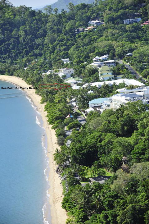 Sea Point On Trinity Beach - Darwin Tourism 30