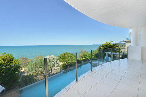 Bellevue At Trinity Beach - Darwin Tourism 7