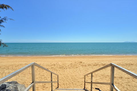 Bellevue At Trinity Beach - Darwin Tourism 10
