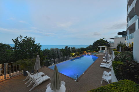 Bellevue At Trinity Beach - Darwin Tourism 9