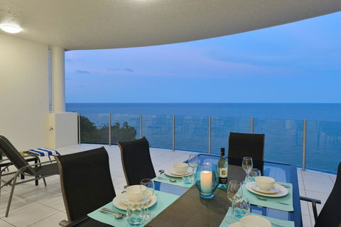Bellevue At Trinity Beach - Darwin Tourism 13