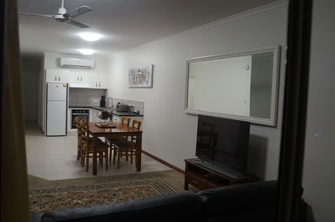 Airlie Seaview Apartments - Darwin Tourism 8