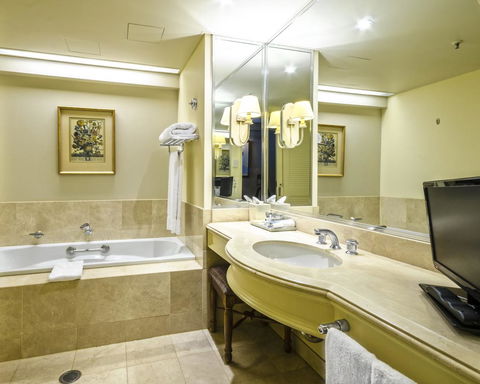Stamford Plaza Brisbane - Darwin Tourism 10