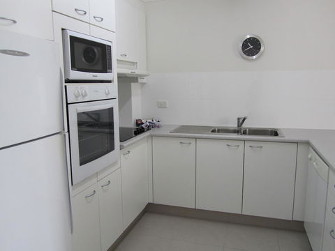 Le Beach Apartments - Darwin Tourism 13