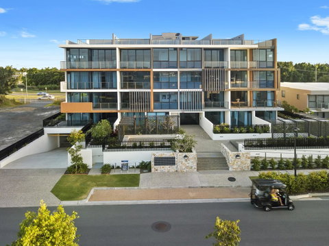 The Residences At The Peninsula - Darwin Tourism 10