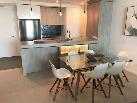 Qube Broadbeach Ocean View Apartments - Darwin Tourism 26