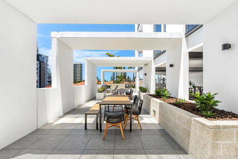 Qube Broadbeach Ocean View Apartments - Darwin Tourism 5
