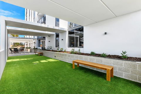 Qube Broadbeach Ocean View Apartments - Darwin Tourism 3