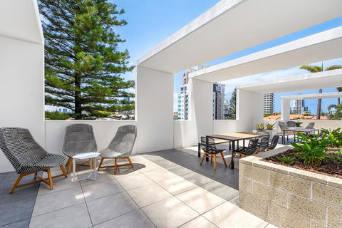 Qube Broadbeach Ocean View Apartments - Darwin Tourism 4