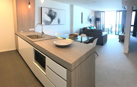 Qube Broadbeach Ocean View Apartments - Darwin Tourism 25