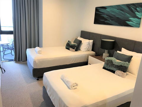 Qube Broadbeach Ocean View Apartments - Darwin Tourism 24