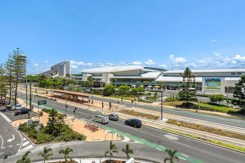 Qube Broadbeach Ocean View Apartments - Darwin Tourism 2