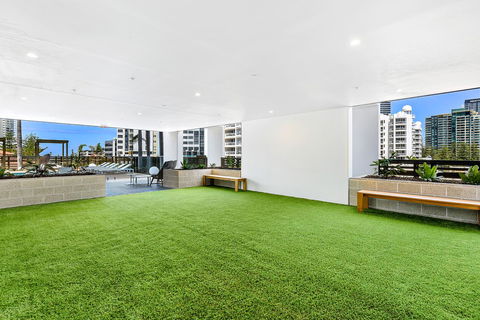 Qube Broadbeach Ocean View Apartments - Darwin Tourism 6