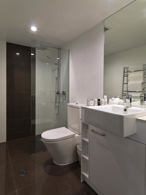 Novotel Surfers Paradise - Darwin Tourism 41