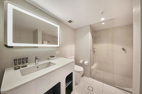 Novotel Surfers Paradise - Darwin Tourism 16