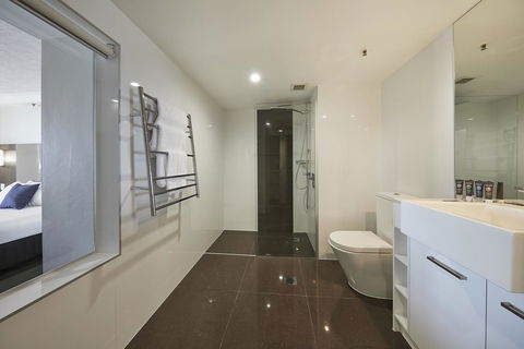 Novotel Surfers Paradise - Darwin Tourism 30