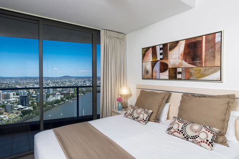 Oaks Brisbane Aurora Suites - Darwin Tourism 4