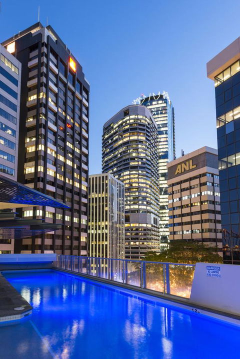 Oaks Brisbane Aurora Suites - Darwin Tourism 9