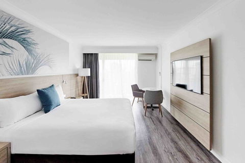 Novotel Cairns Oasis Resort - Darwin Tourism 6