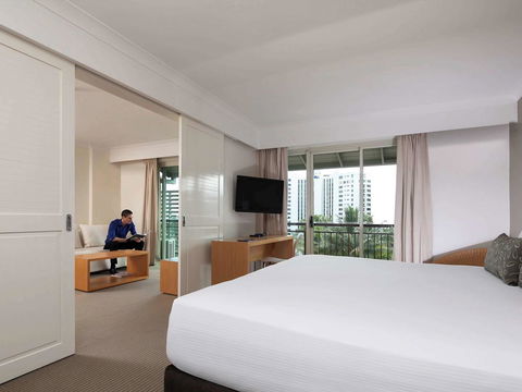 Novotel Cairns Oasis Resort - Darwin Tourism 41