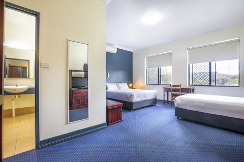 Nightcap At Atherton Hotel - Darwin Tourism 2